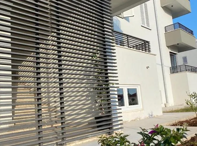 Moon * Τρογκίρ