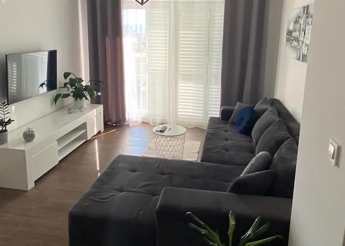 Moon * Τρογκίρ