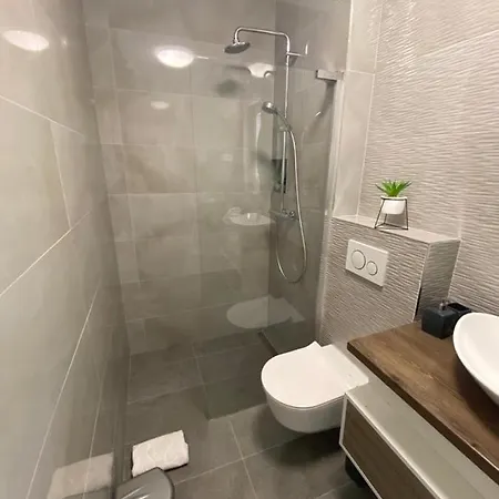 Moon 公寓 特罗吉尔